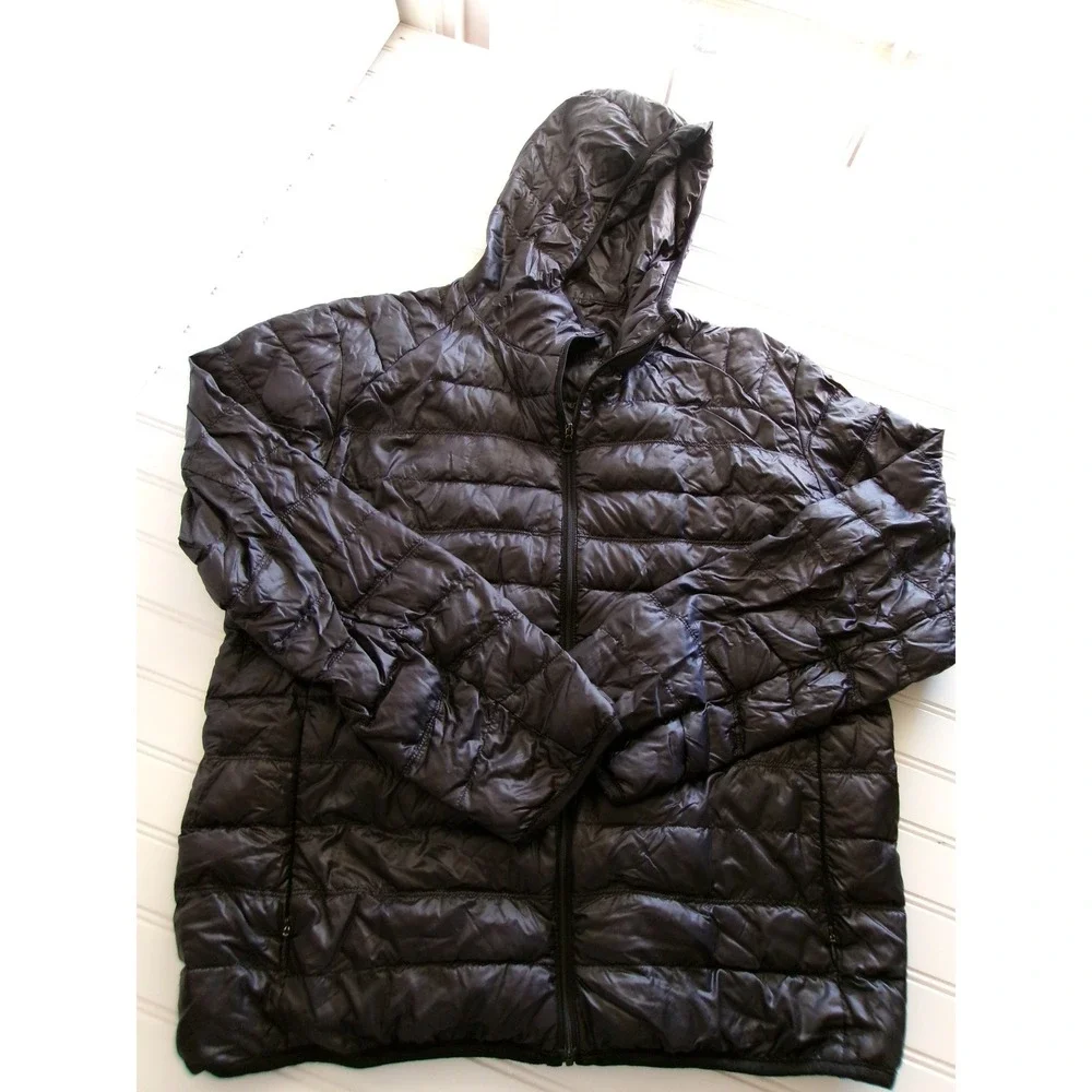 Uniqlo Ultra Light Down Jacket Mens Medium Black Quilted Puffer Coat 315-069089